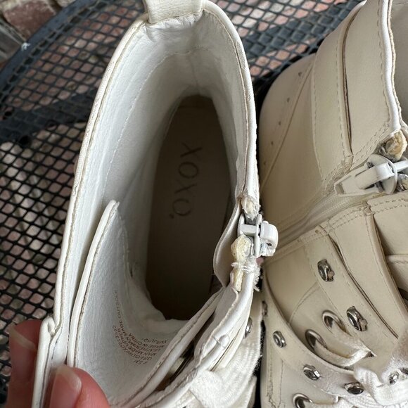 XOXO Gregor Embellished Lug Sole White Combat Boot 8.5M - Picture 7 of 12